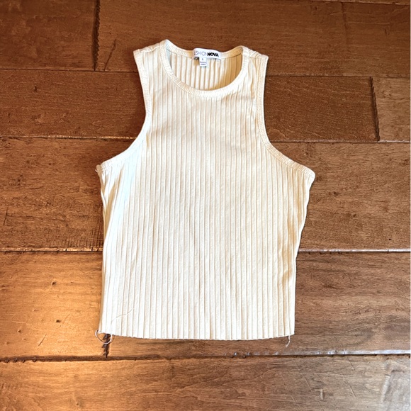 Yellow Top - Picture 2 of 3